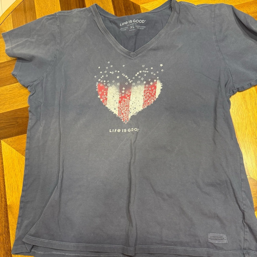 Life Is Good Gray/Blue Crusher Tee flawed - Picture 2 of 11